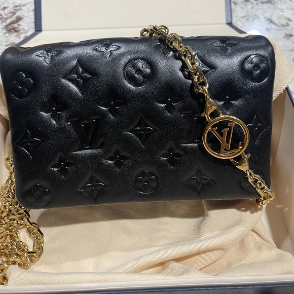 LOUIS VUITTON bag - Picture 1 of 7